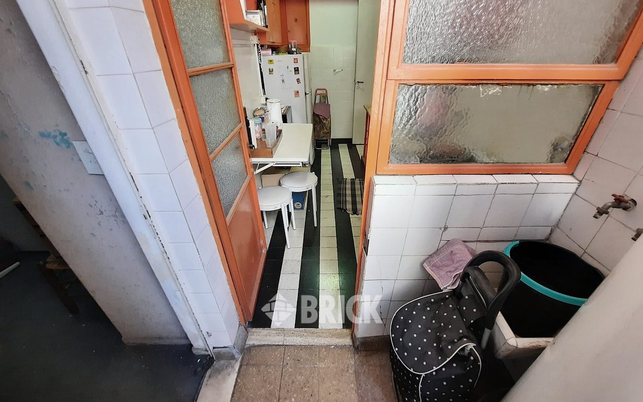 SALGUERO, JERONIMO al 2500 Piso 7 27