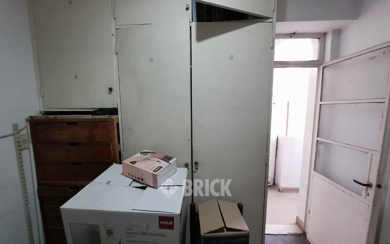 SALGUERO, JERONIMO al 2500 Piso 7 28