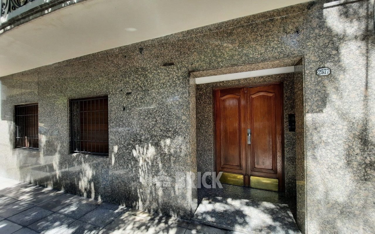 SALGUERO, JERONIMO al 2500 Piso 7 37