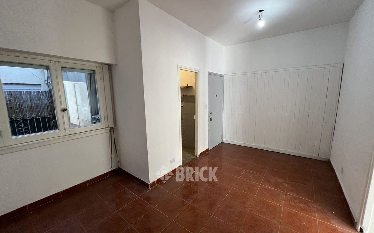 SAN JUAN, AV. al 3800 Piso 1 4