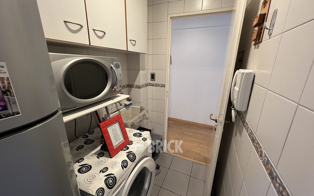 ALVAREZ, DONATO, T. GRAL. al 400 Piso 7 18