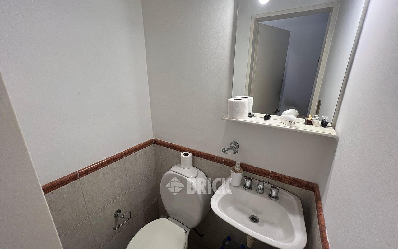 ALVAREZ, DONATO, T. GRAL. al 400 Piso 7 7