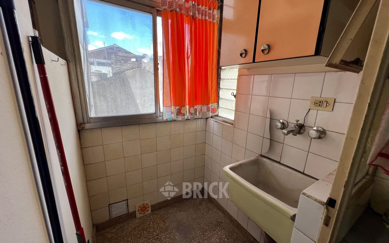 ACOSTA, MARIANO al 800 Piso 2 16