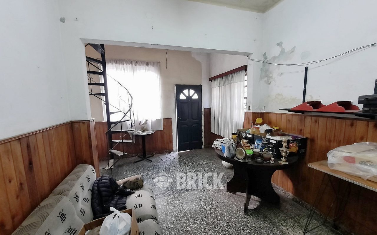 LAMADRID, AV. al 1600 10