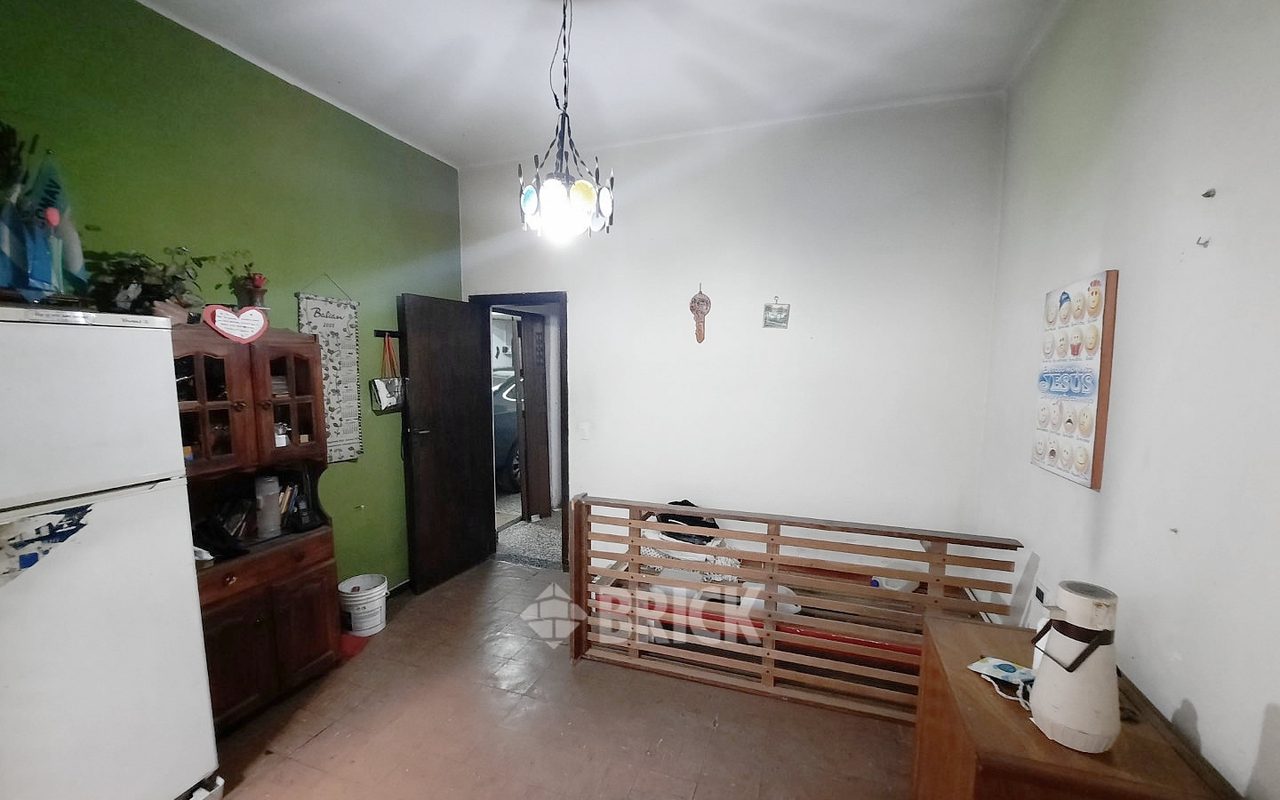 LAMADRID, AV. al 1600 14