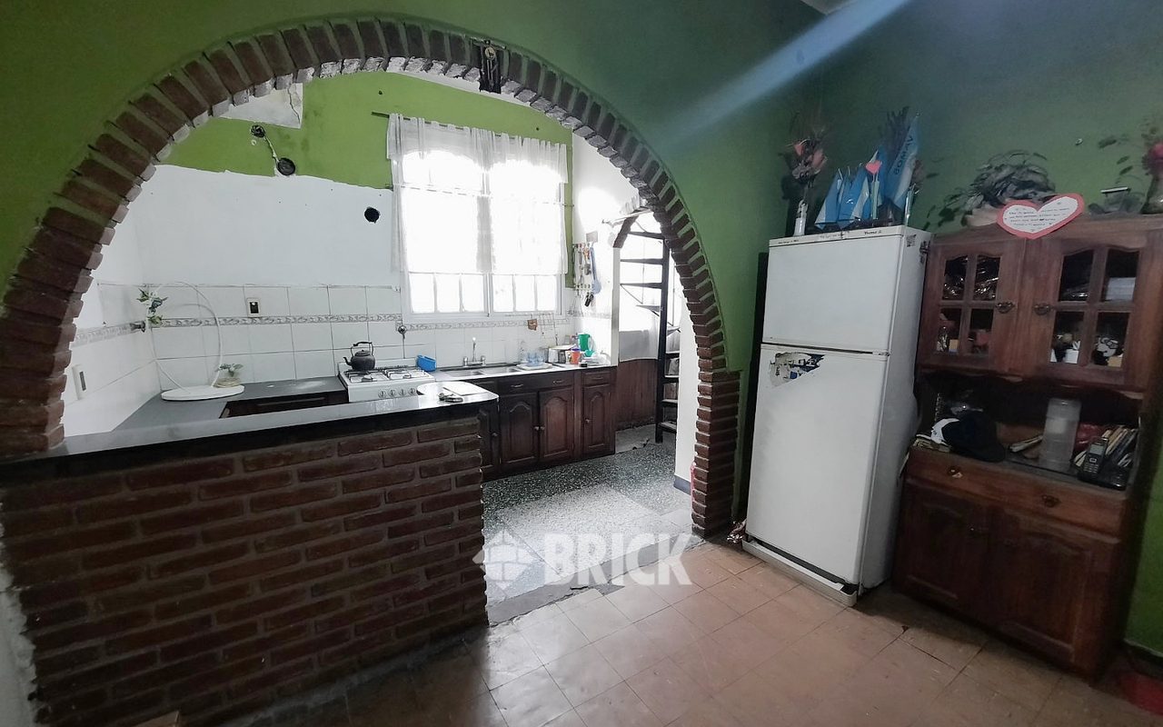 LAMADRID, AV. al 1600 15