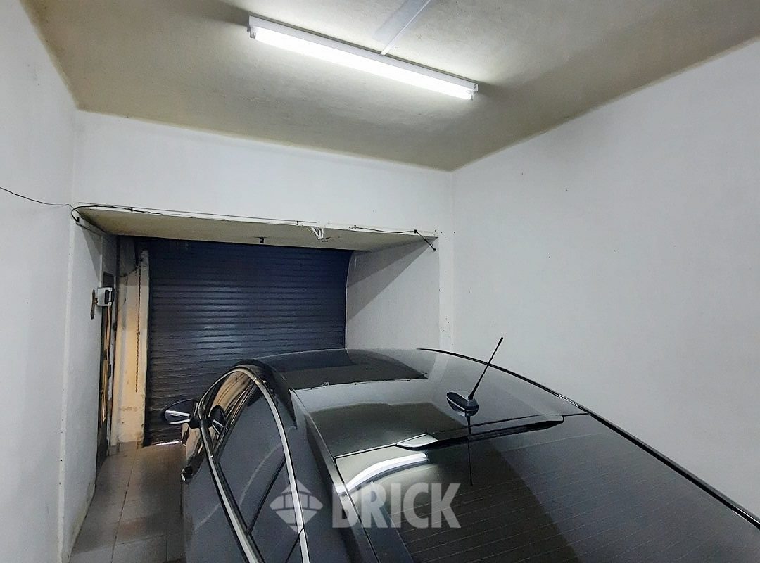 LAMADRID, AV. al 1600 21