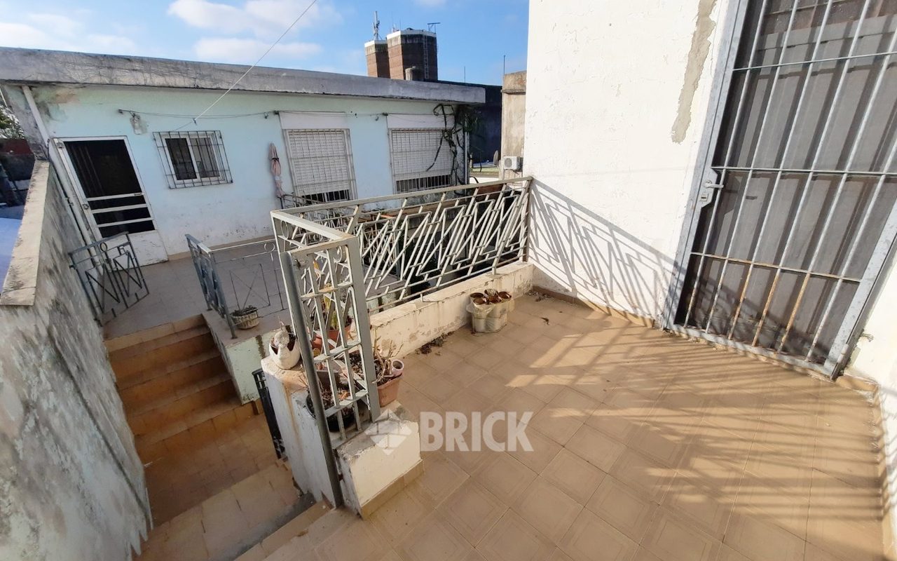 LAMADRID, AV. al 1600 24