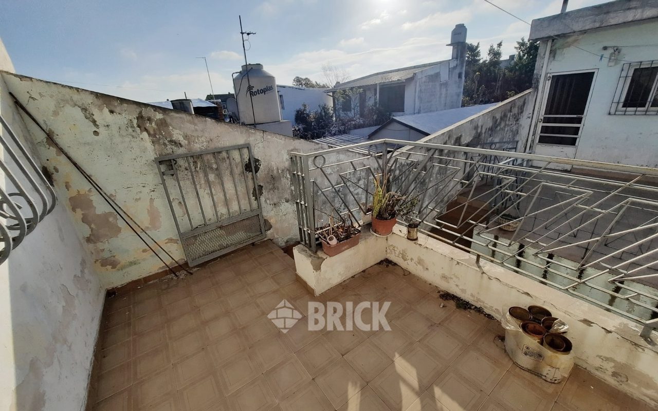 LAMADRID, AV. al 1600 27