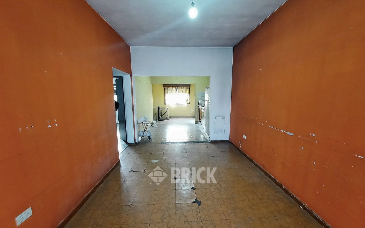 LAMADRID, AV. al 1600 34