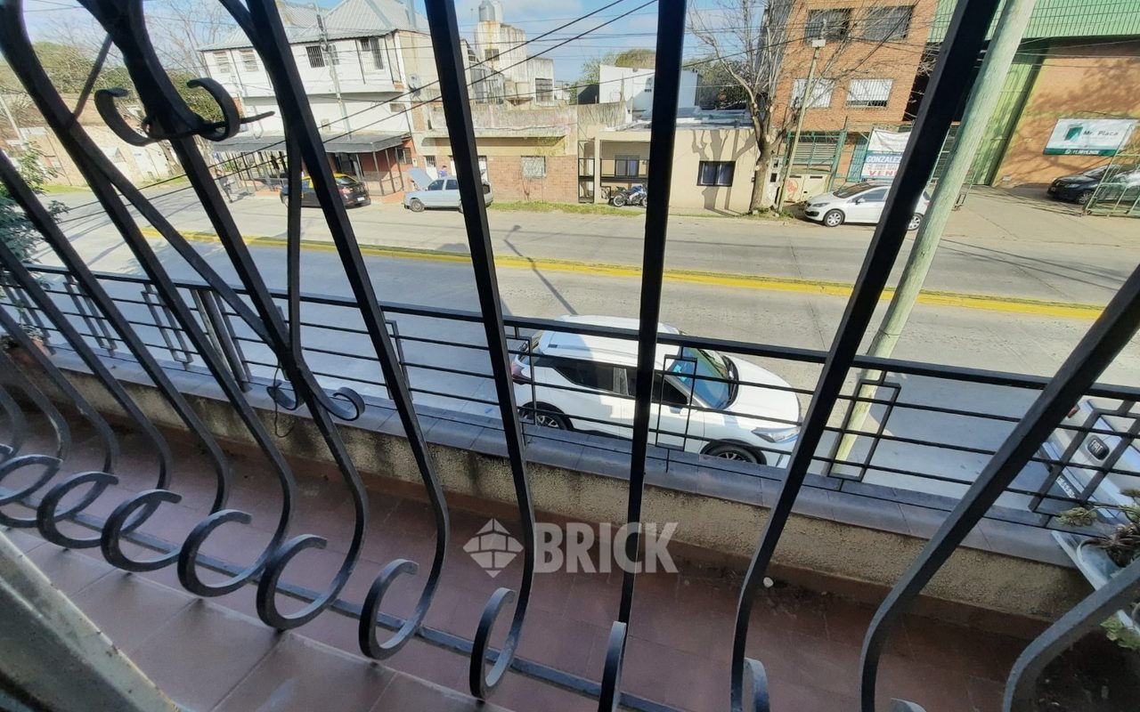 LAMADRID, AV. al 1600 37