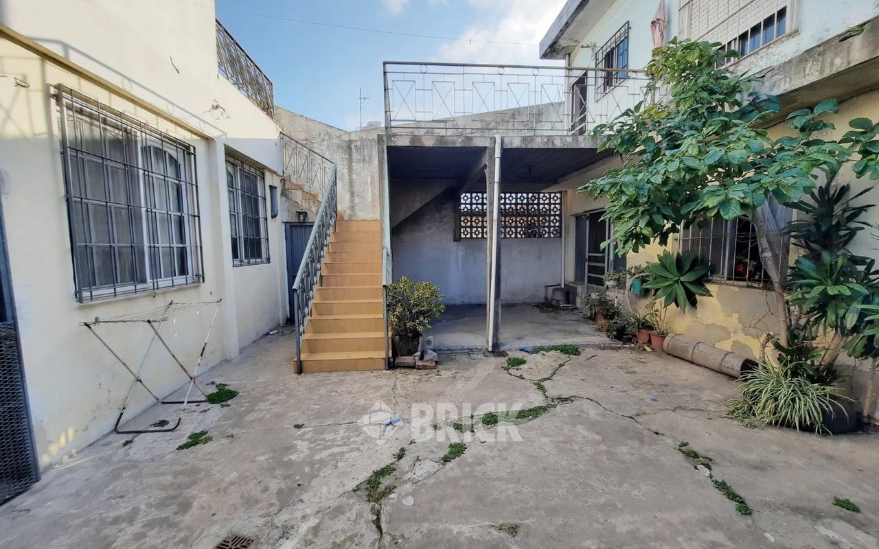 LAMADRID, AV. al 1600 4