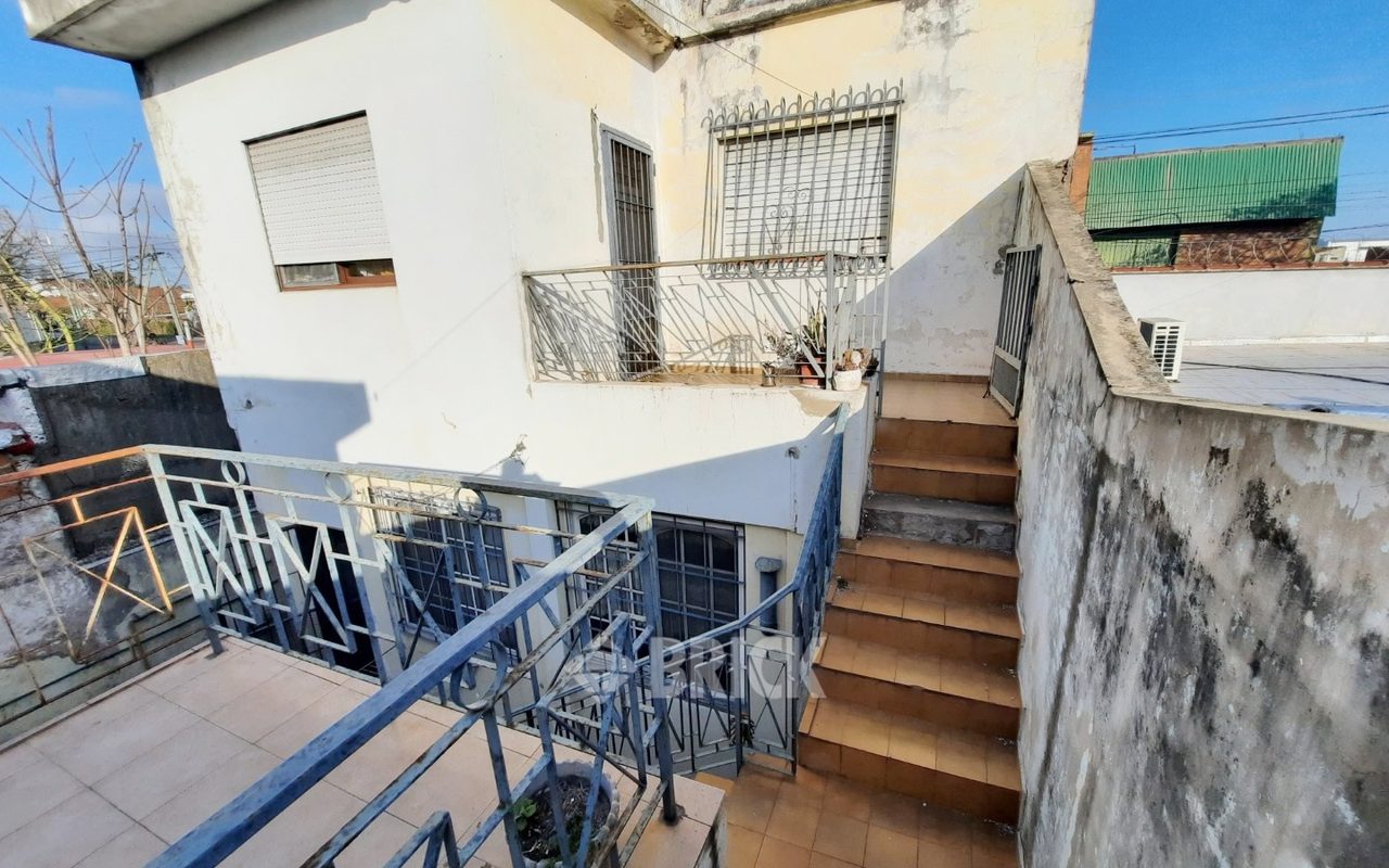 LAMADRID, AV. al 1600 44