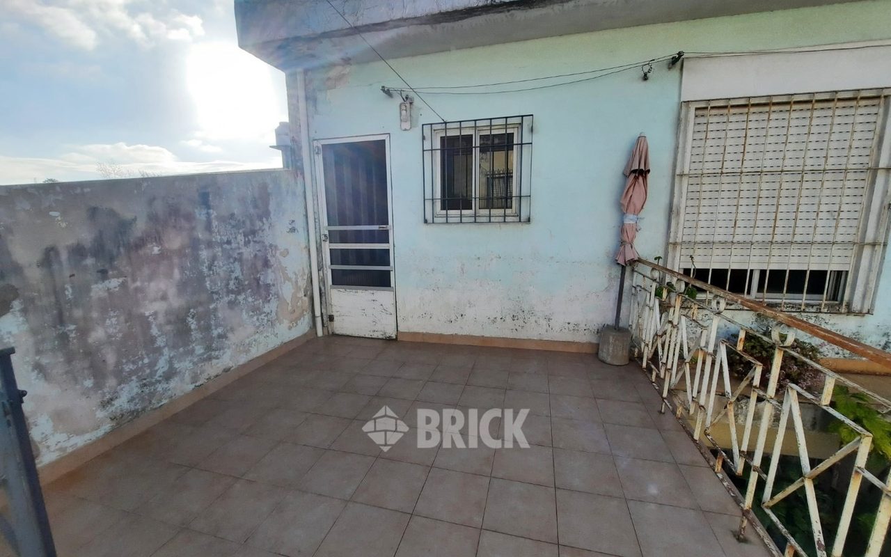 LAMADRID, AV. al 1600 45