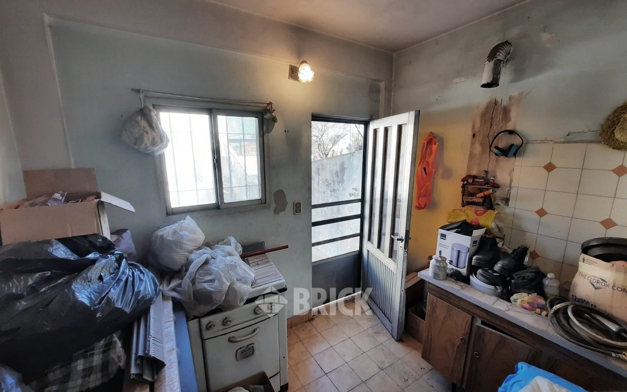 LAMADRID, AV. al 1600 47