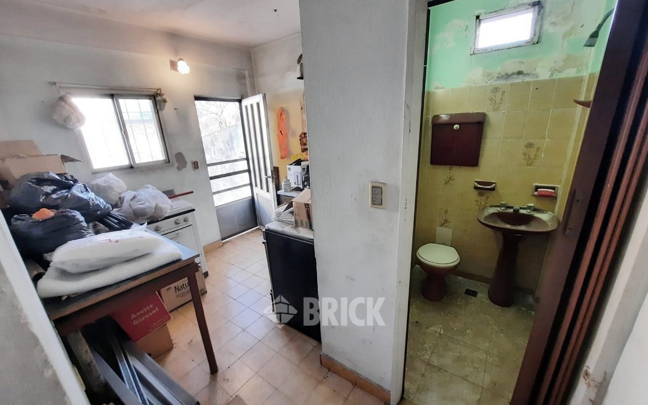 LAMADRID, AV. al 1600 49