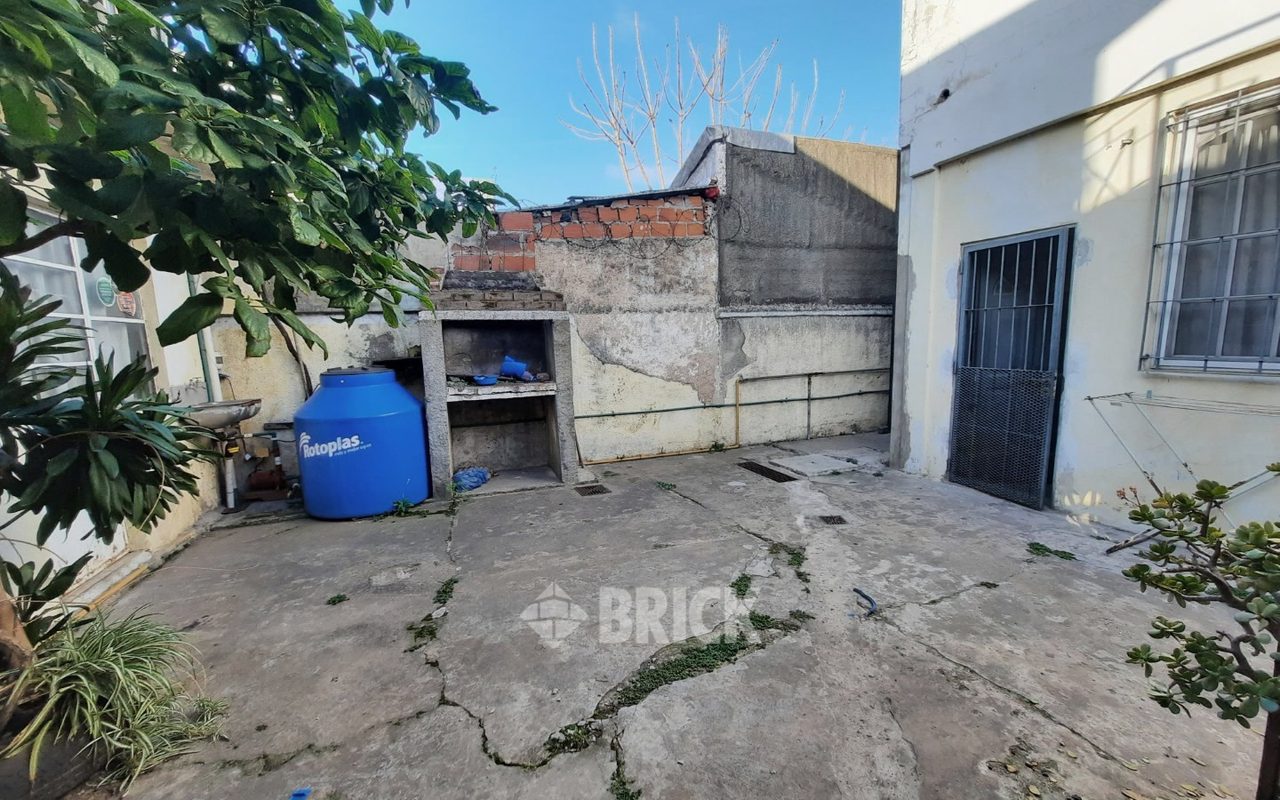 LAMADRID, AV. al 1600 5