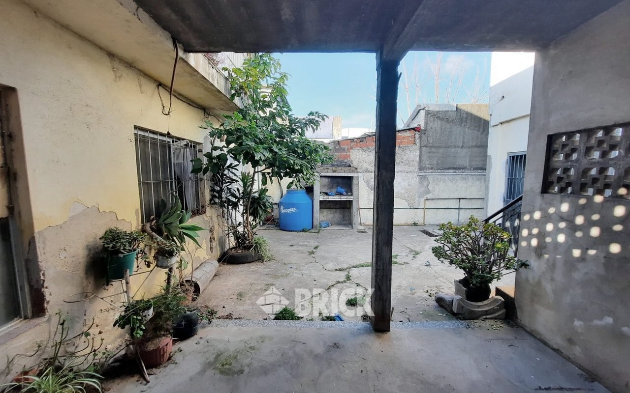 LAMADRID, AV. al 1600 56