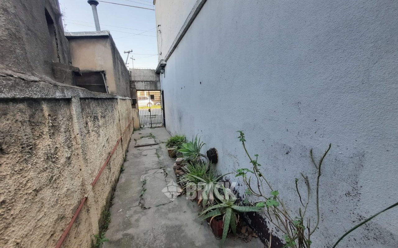 LAMADRID, AV. al 1600 59