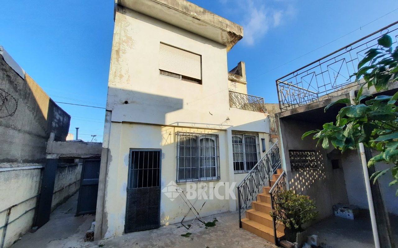 LAMADRID, AV. al 1600 6