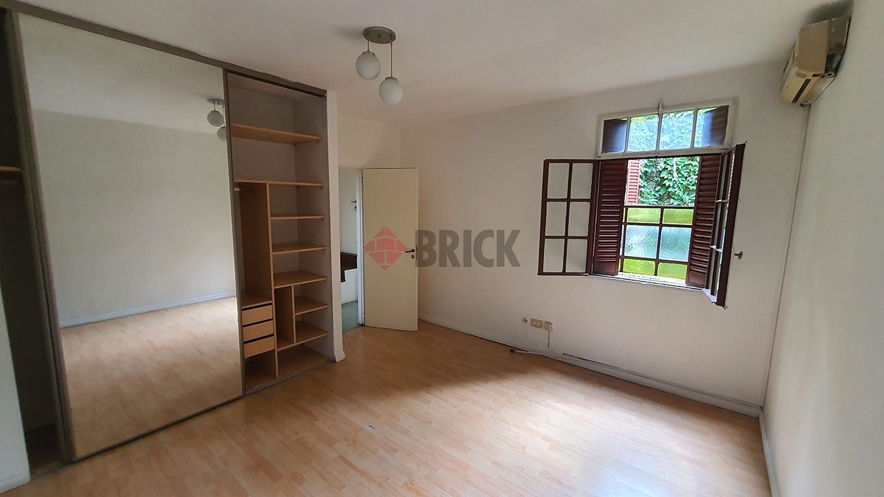 BORGES, JORGE LUIS al 2000 Piso 1 18