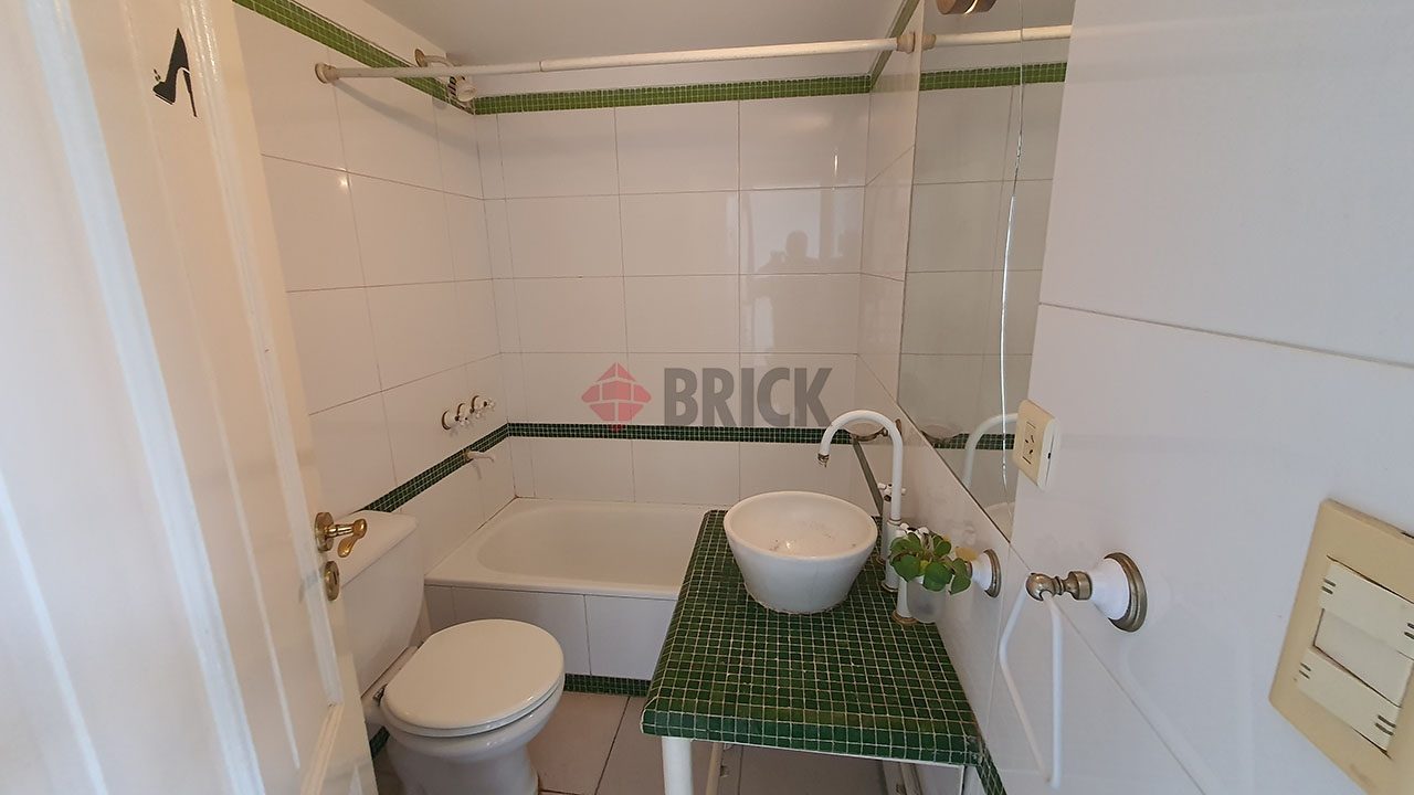 BORGES, JORGE LUIS al 2000 Piso 1 20