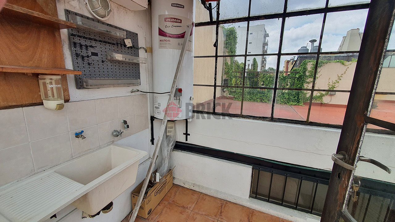 BORGES, JORGE LUIS al 2000 Piso 1 27