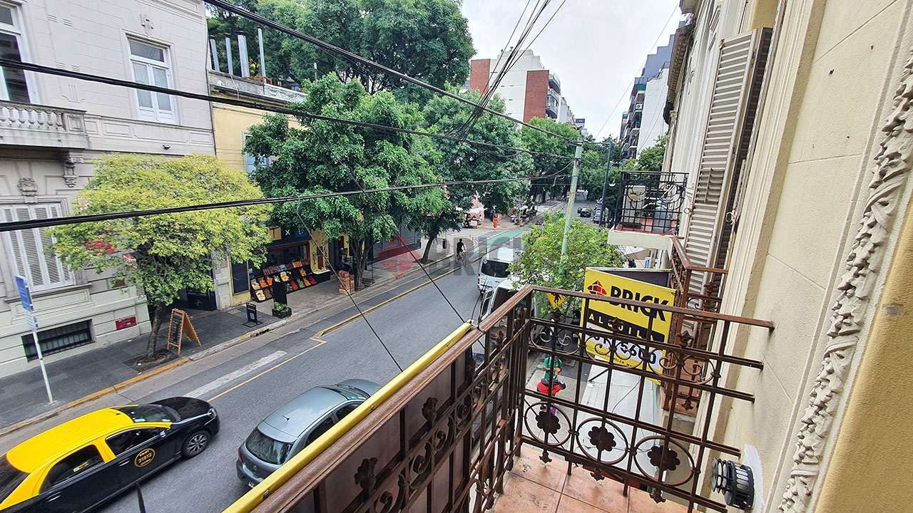 BORGES, JORGE LUIS al 2000 Piso 1 8