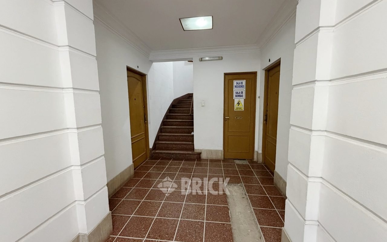 JAURES, JEAN al 800 Piso PB 14