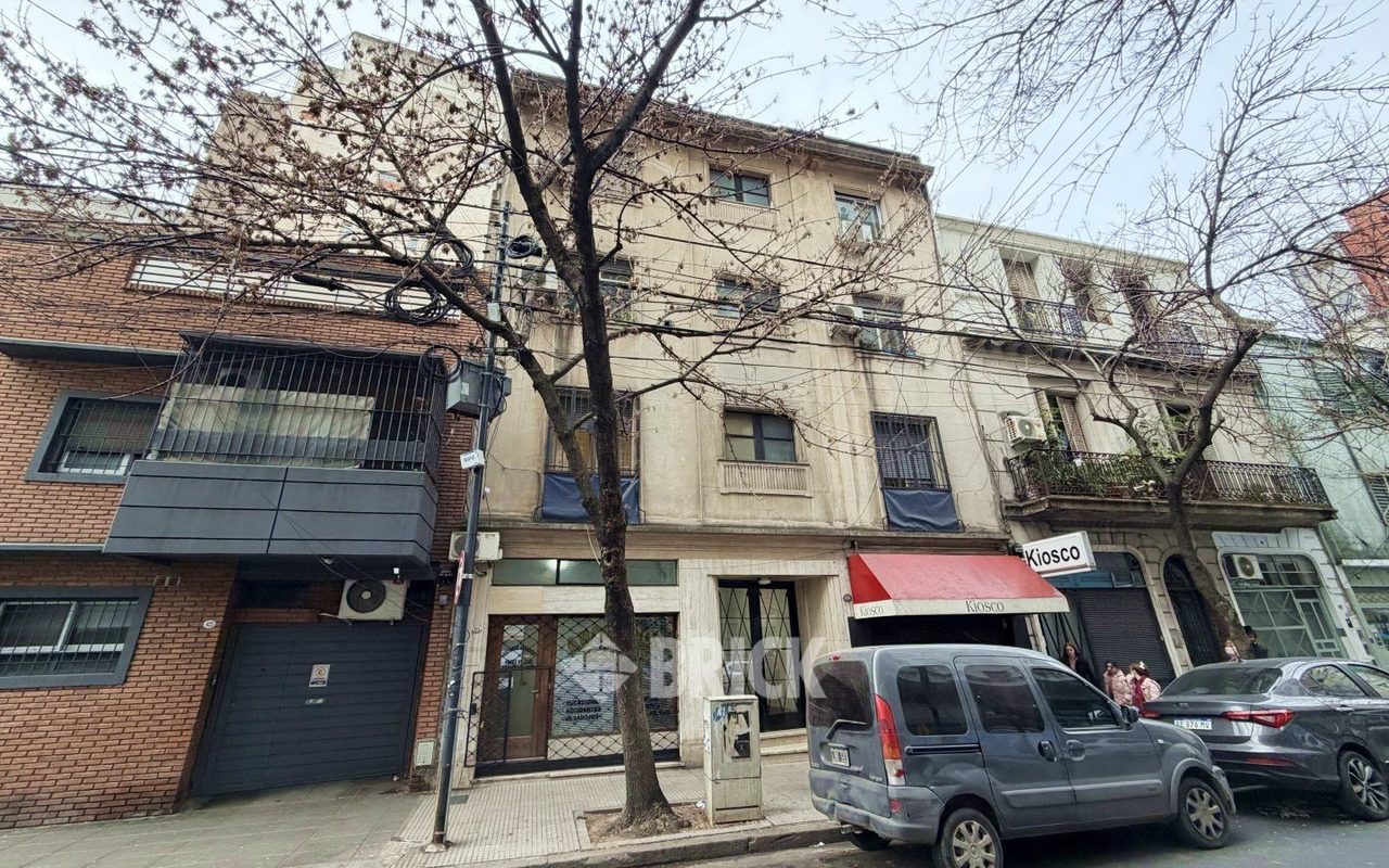 JAURES, JEAN al 800 Piso PB 16