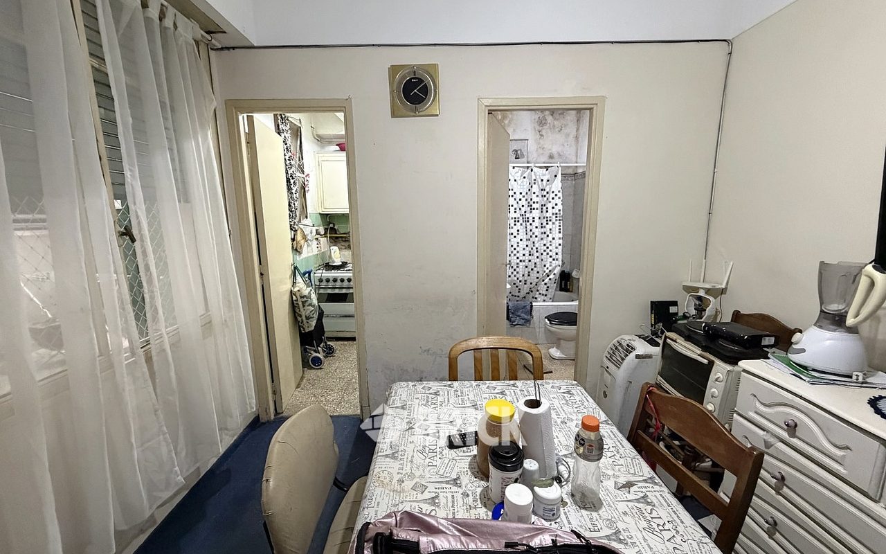 JAURES, JEAN al 800 Piso PB 4