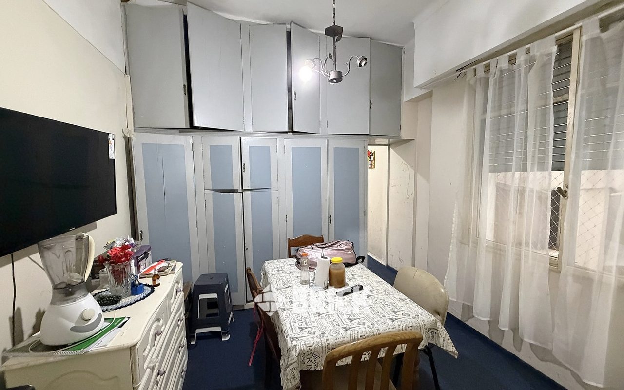 JAURES, JEAN al 800 Piso PB 5
