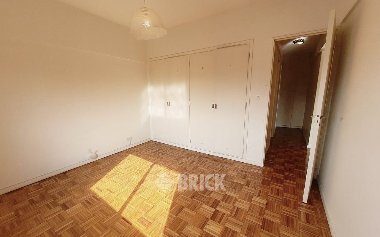 IRIGOYEN, BERNARDO DE al 1300 Piso 7 10