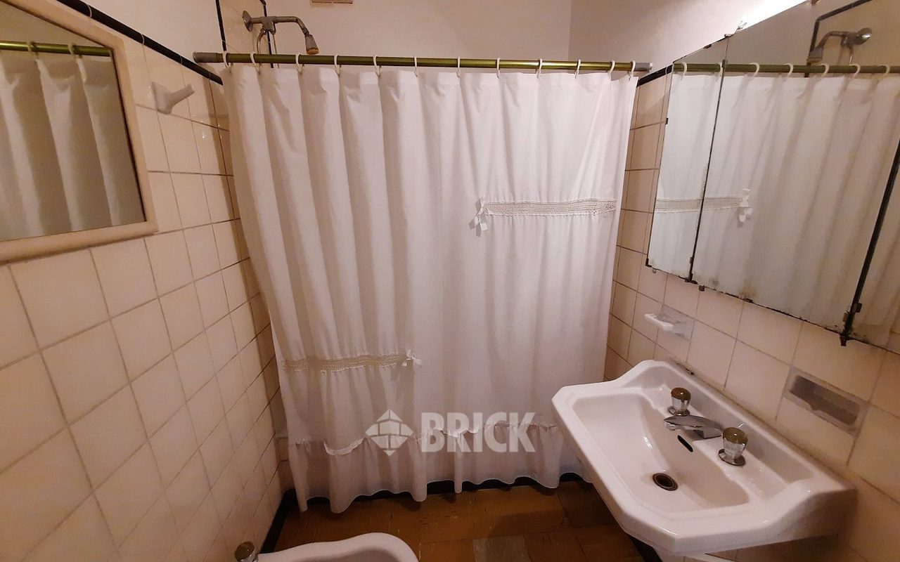 IRIGOYEN, BERNARDO DE al 1300 Piso 7 11