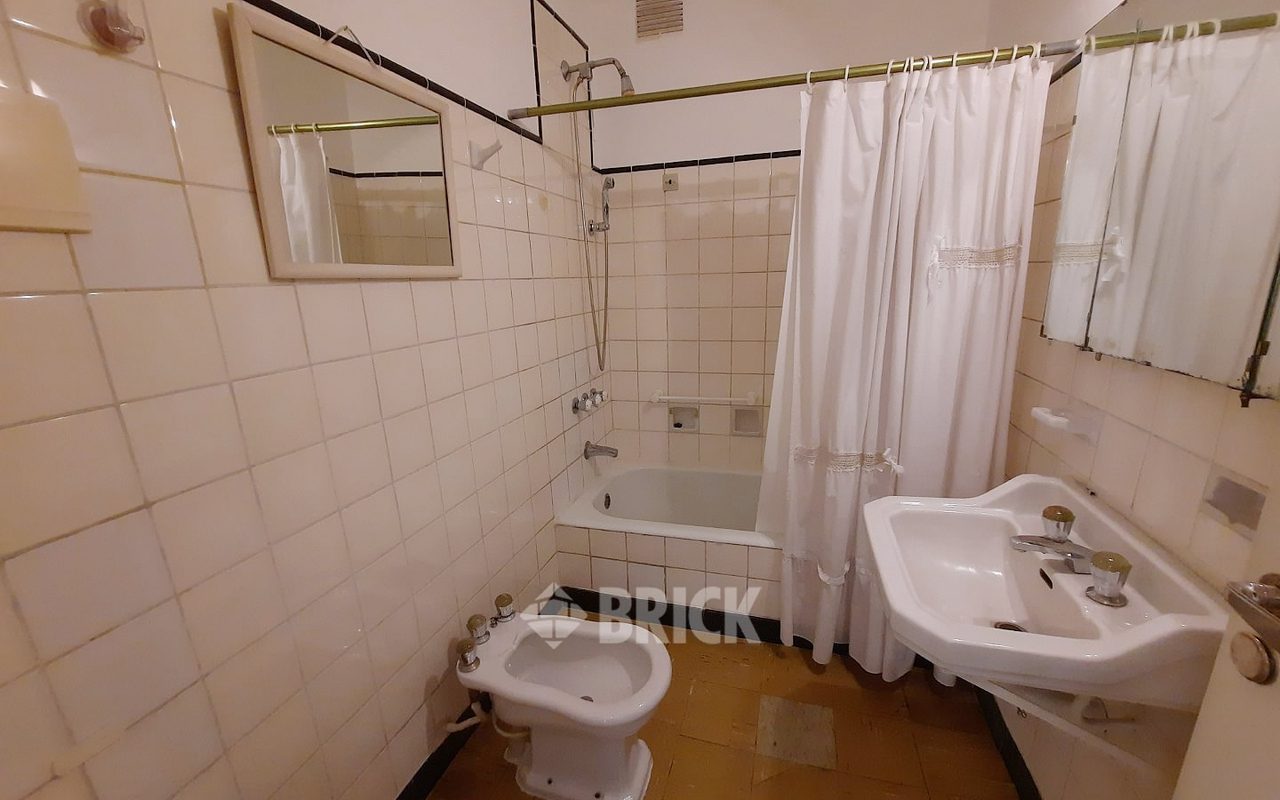 IRIGOYEN, BERNARDO DE al 1300 Piso 7 12