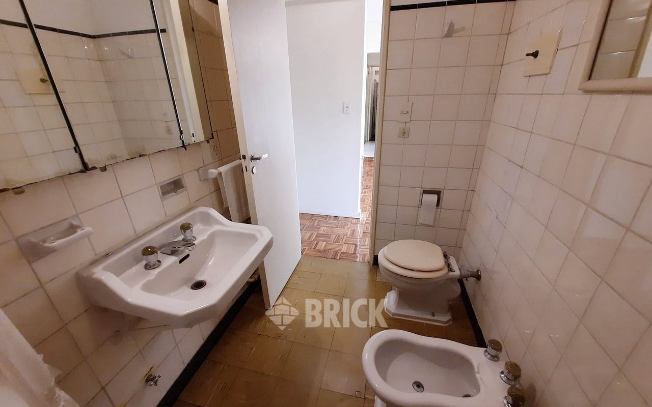 IRIGOYEN, BERNARDO DE al 1300 Piso 7 13