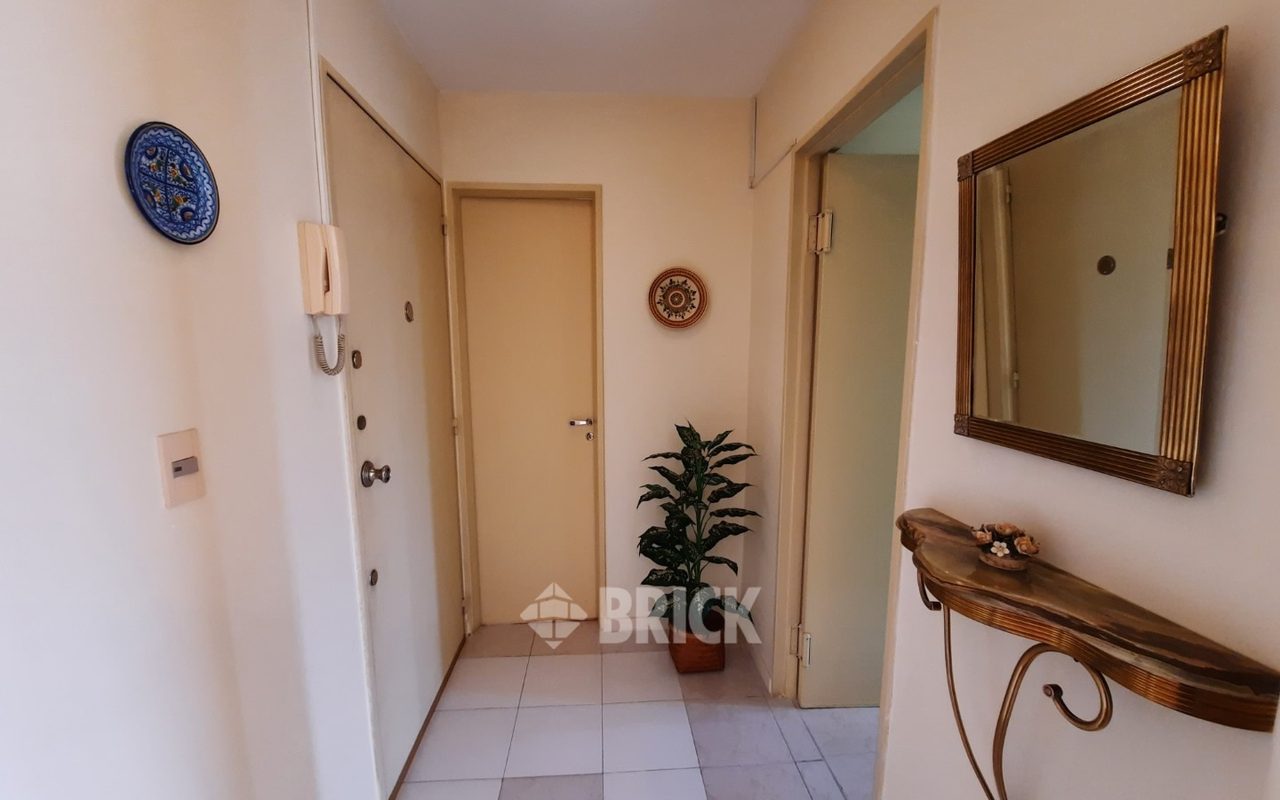 IRIGOYEN, BERNARDO DE al 1300 Piso 7 25