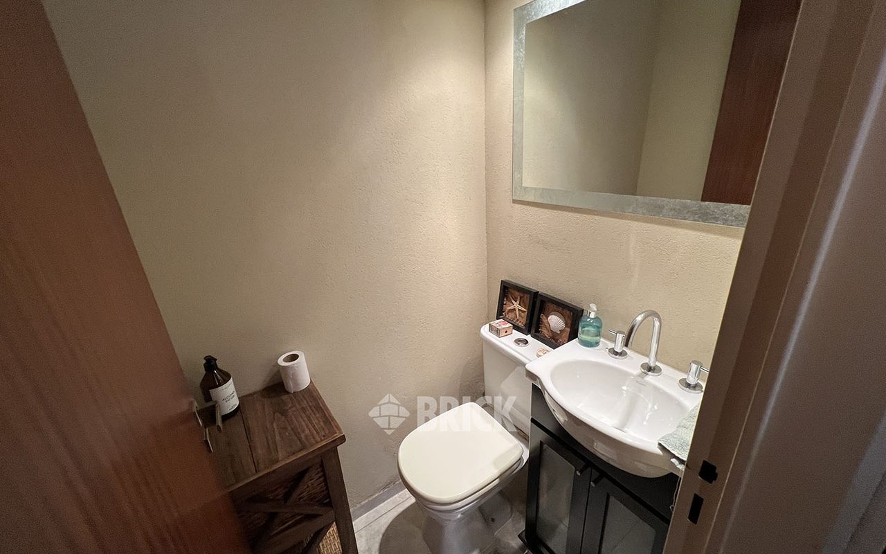 CUBA al 2200 Piso 7 10