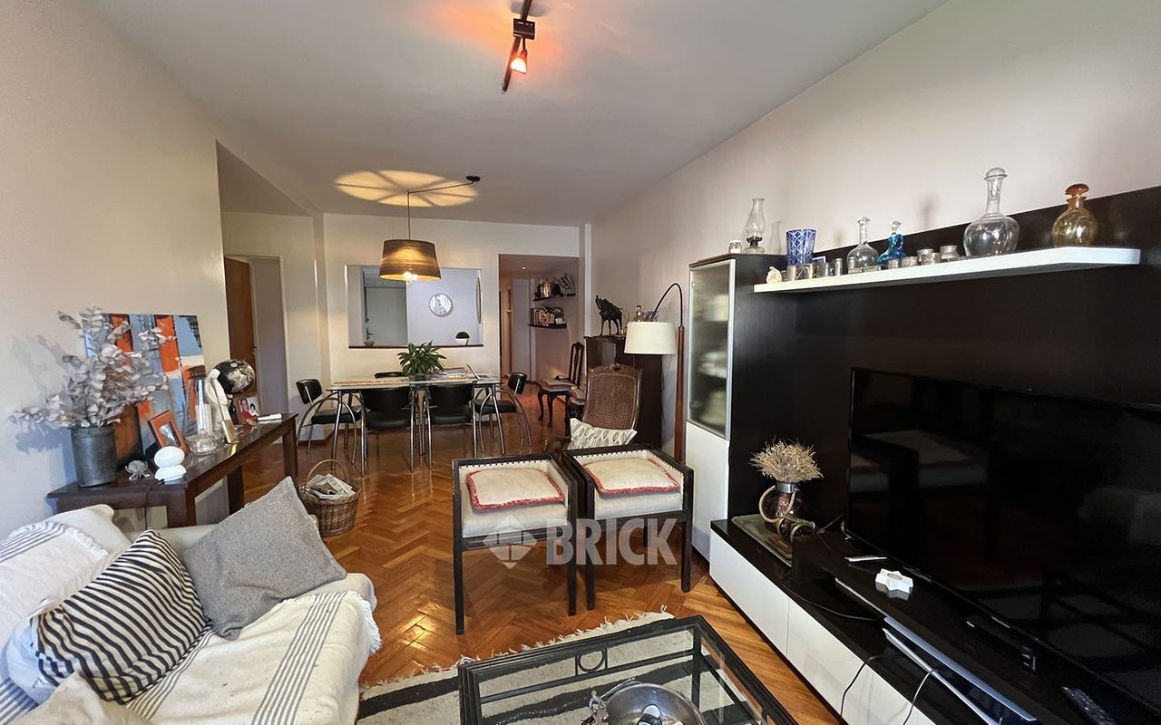 CUBA al 2200 Piso 7 4