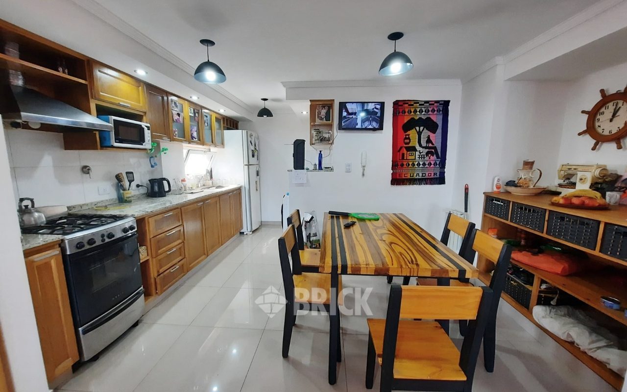 TUCUMAN al 100 Piso 6 8