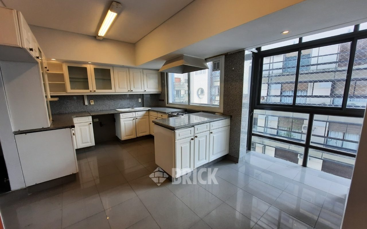 TALCAHUANO al 900 Piso 18 13