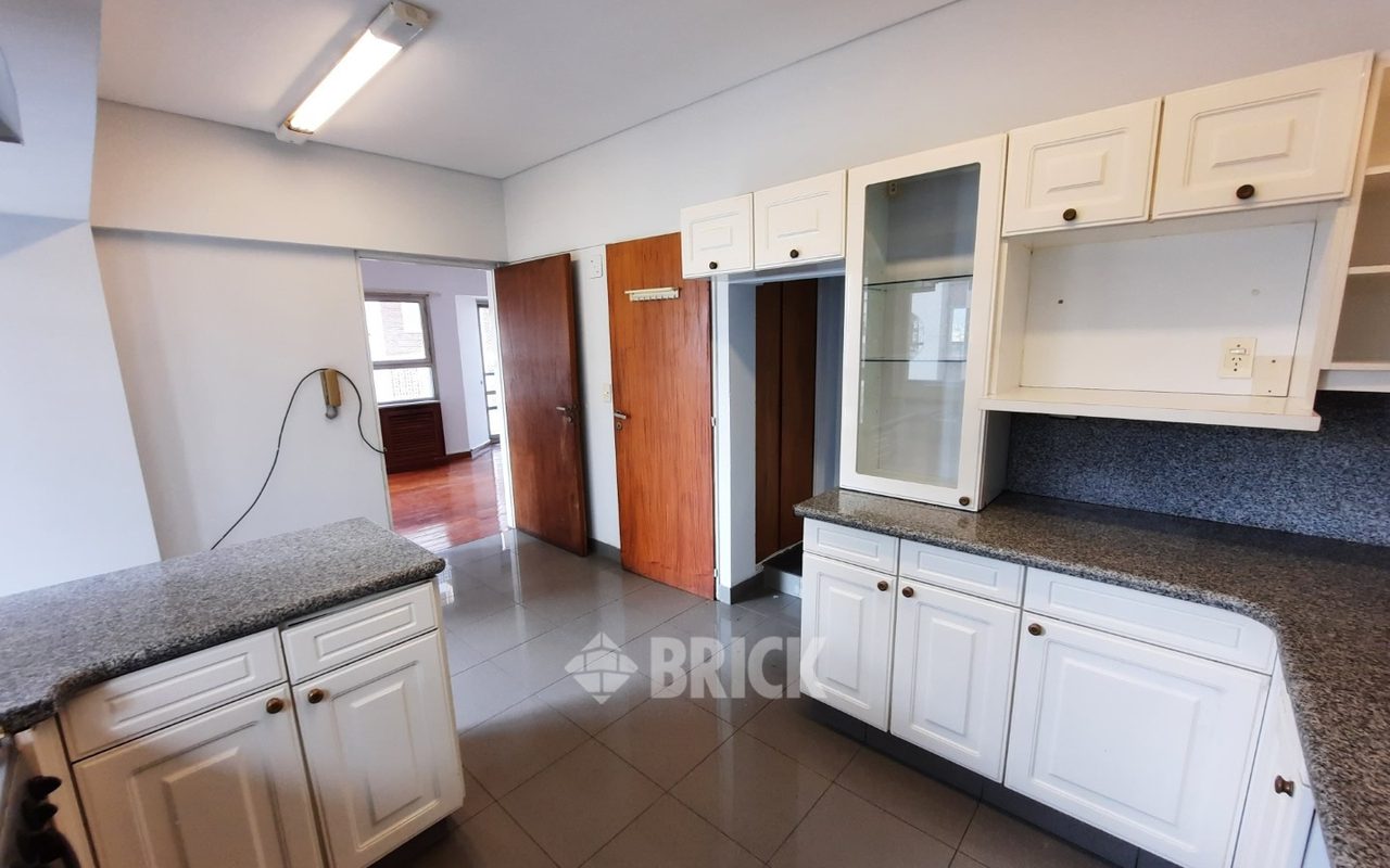 TALCAHUANO al 900 Piso 18 17