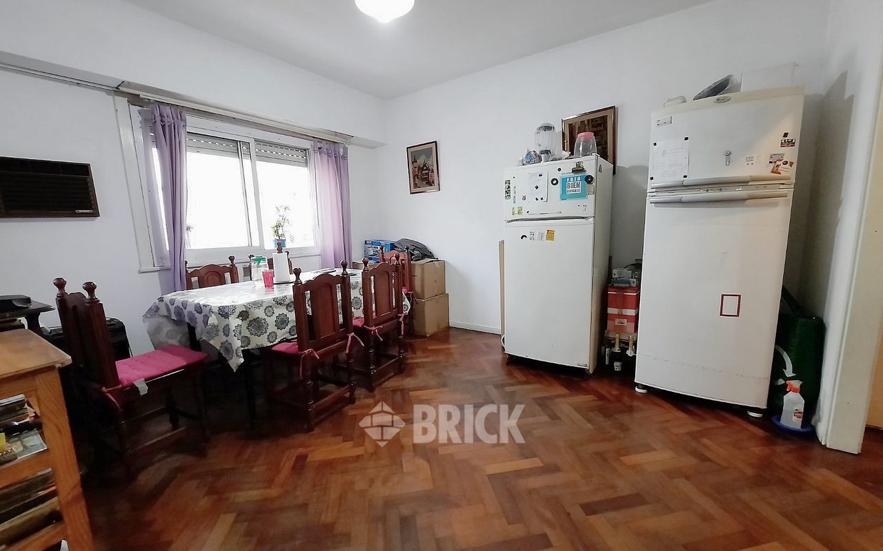 YRIGOYEN, HIPOLITO al 2900 Piso 9 1