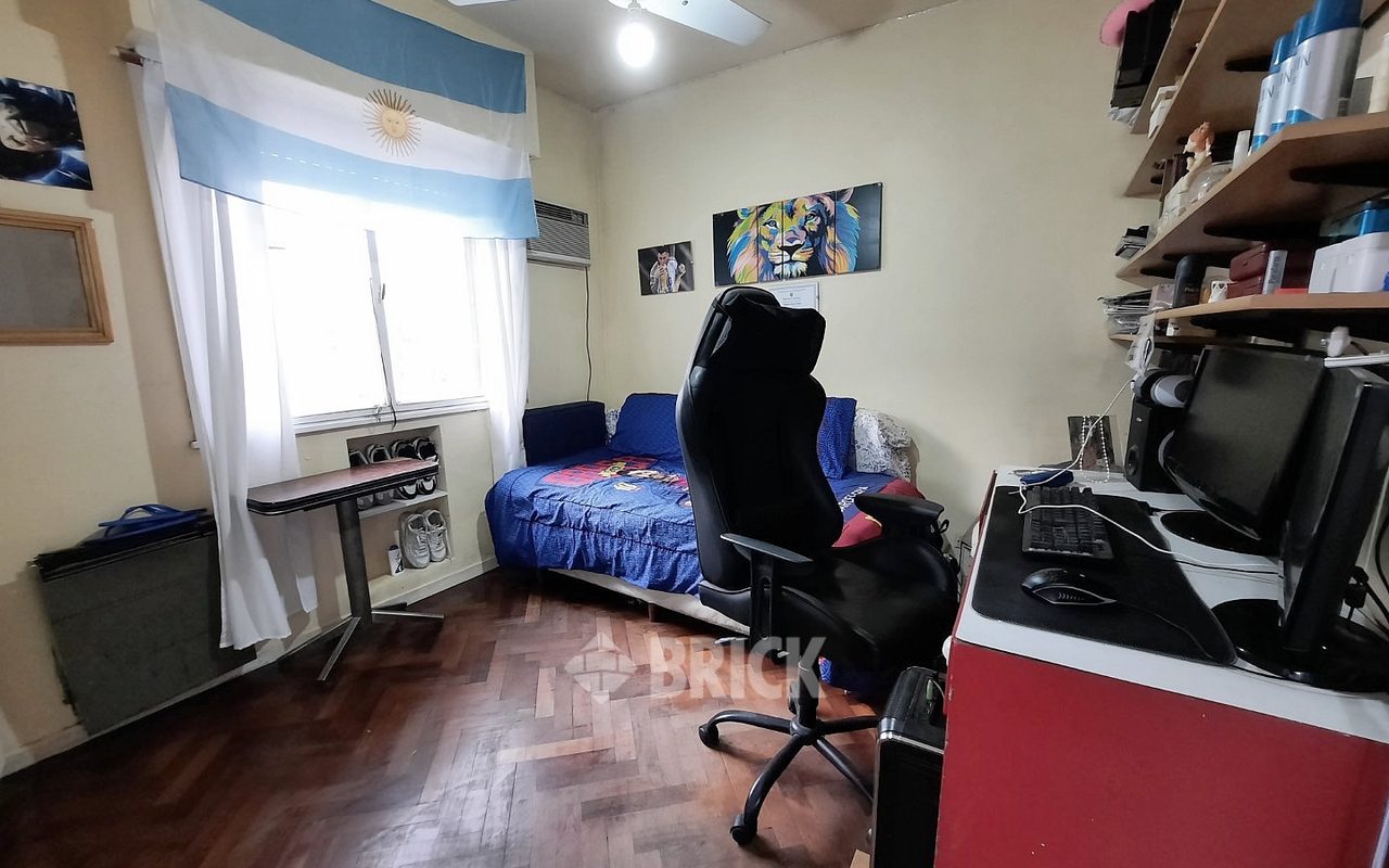 YRIGOYEN, HIPOLITO al 2900 Piso 9 13