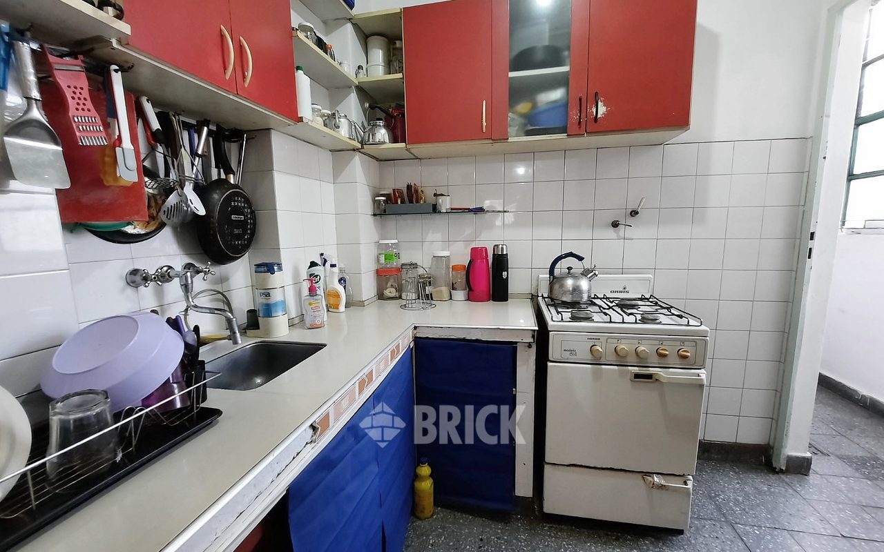 YRIGOYEN, HIPOLITO al 2900 Piso 9 17