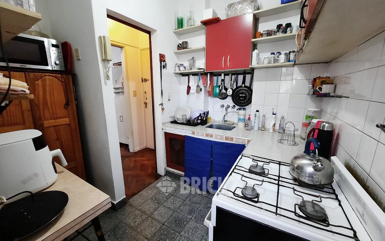 YRIGOYEN, HIPOLITO al 2900 Piso 9 19