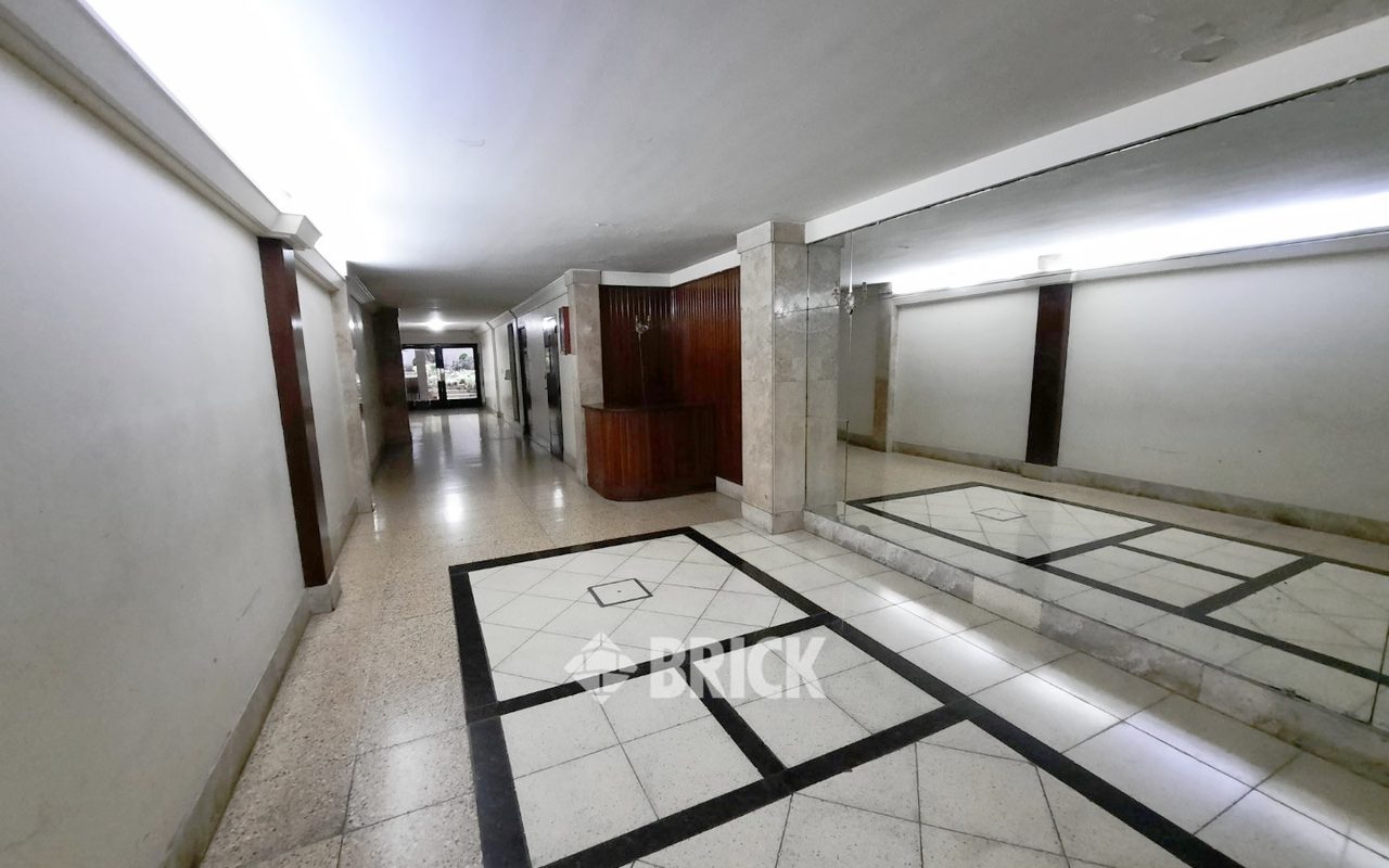 YRIGOYEN, HIPOLITO al 2900 Piso 9 26