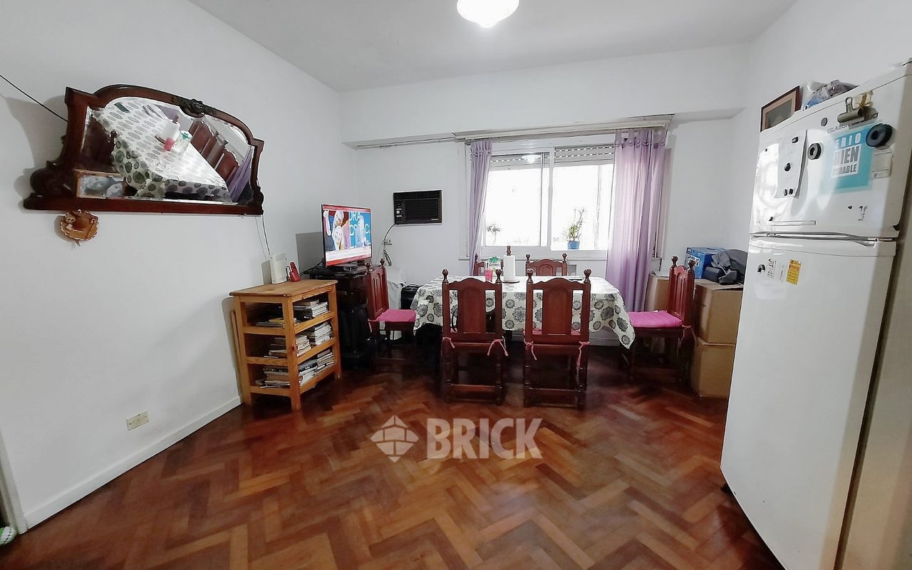 YRIGOYEN, HIPOLITO al 2900 Piso 9 3