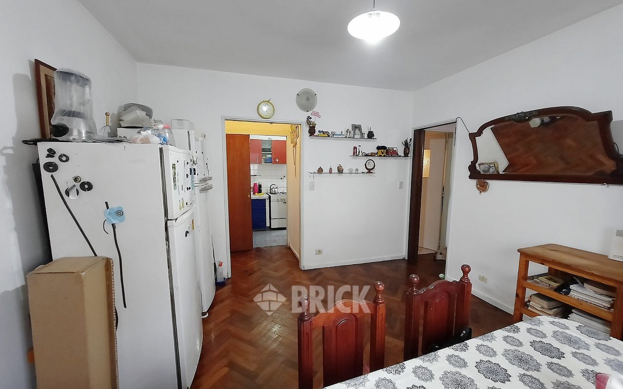 YRIGOYEN, HIPOLITO al 2900 Piso 9 5