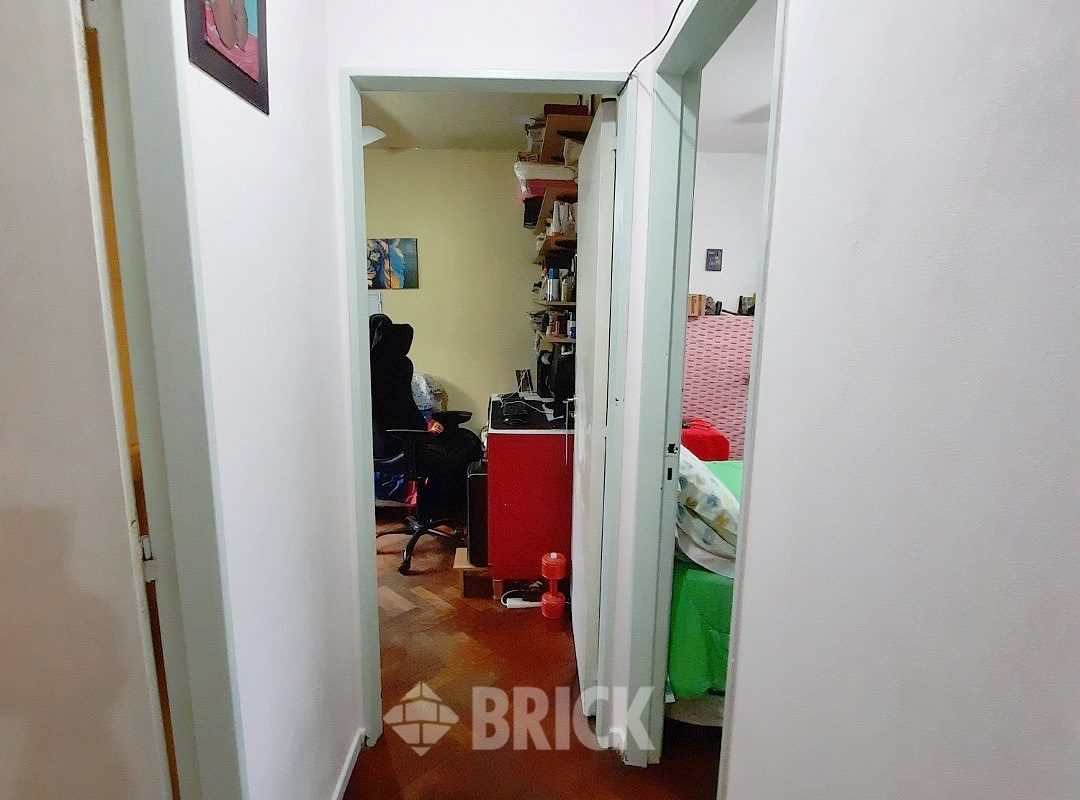 YRIGOYEN, HIPOLITO al 2900 Piso 9 6